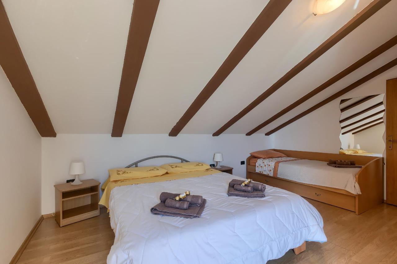 Apartments Ari And Bonnie - Cozy With Roof Terrace 普拉 外观 照片